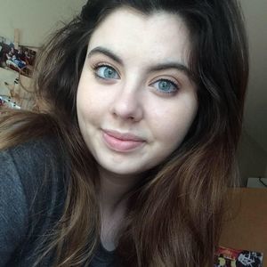 Meet your Posher, Caitlin