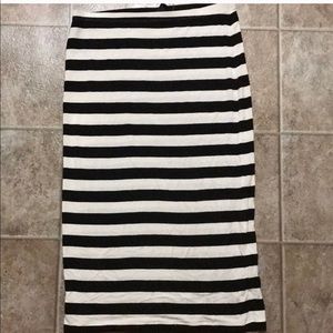 H&M black and white skirt H&M black and white skirt