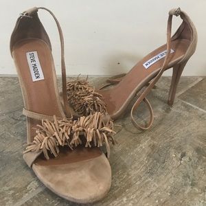 Steve Madden nude fringe heels