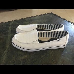 Sperrys slip on tennis shoes