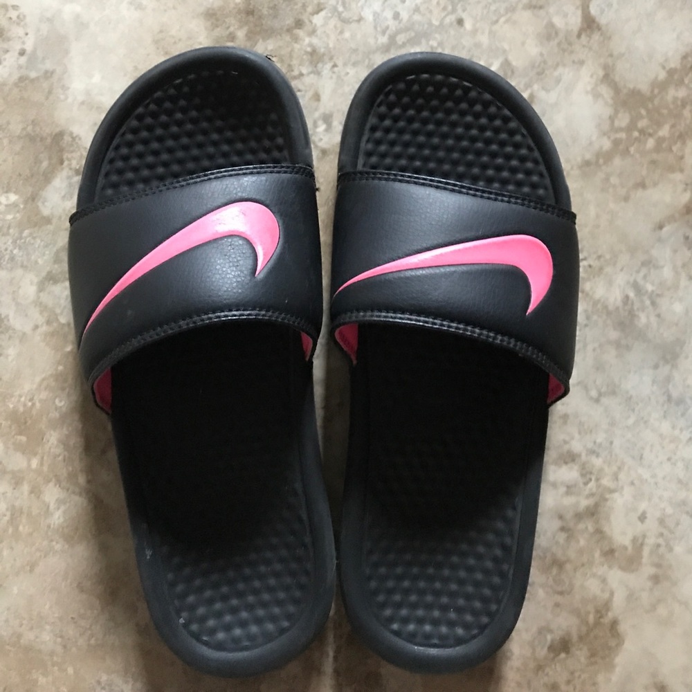 Nike slides
