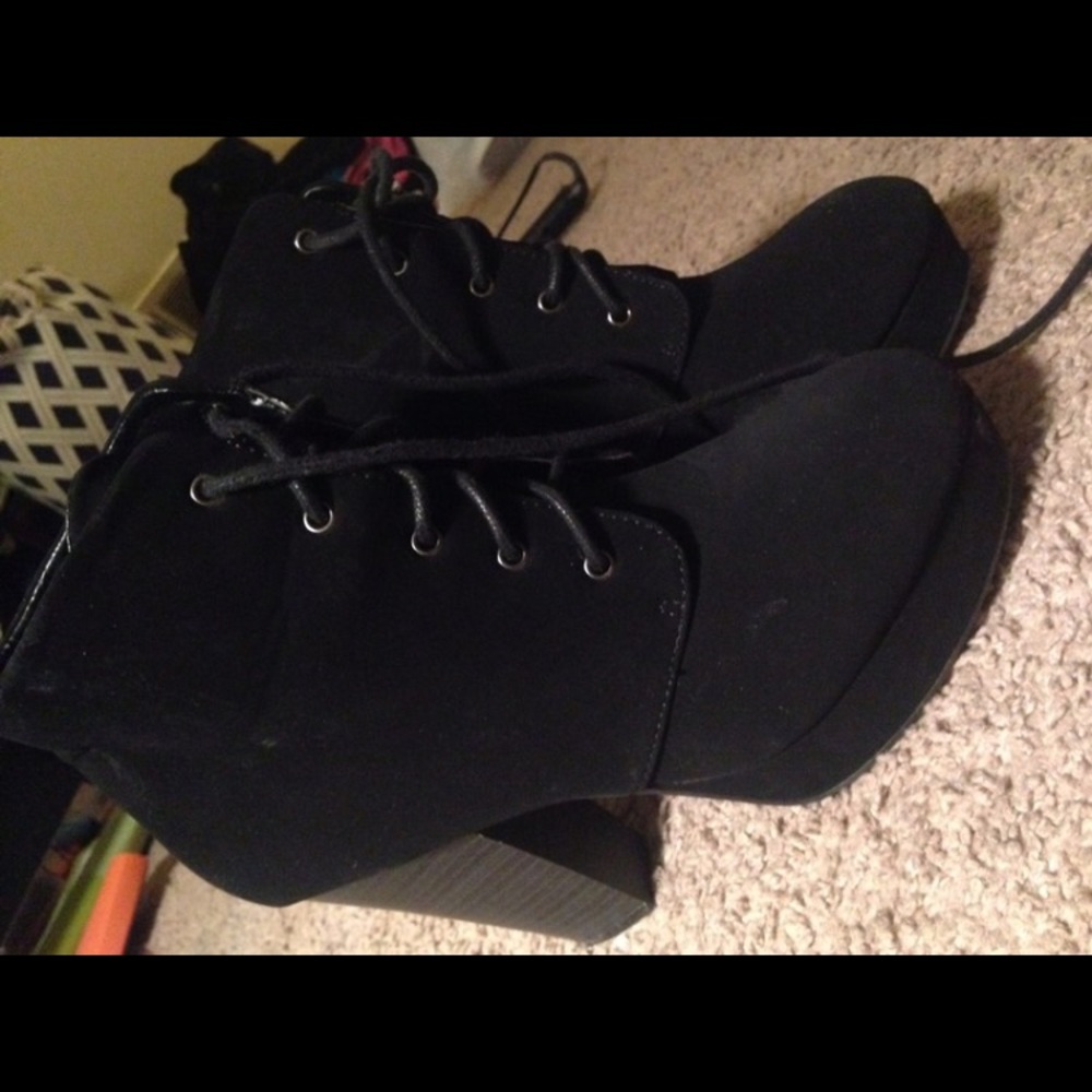 Charlotte Russe size 8 Ankle Boots
