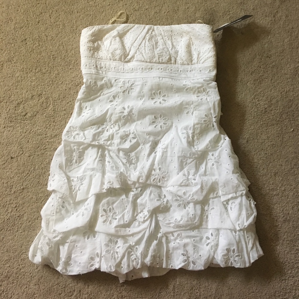 White strapless dress
