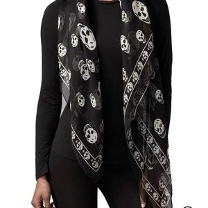 🚫SOLD🚫ALEXANDER MCQUEEN BLACK/WHITE SKULL SCARF