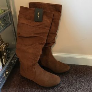 Brand new w/ tags & box chestnut tall boots Size 7