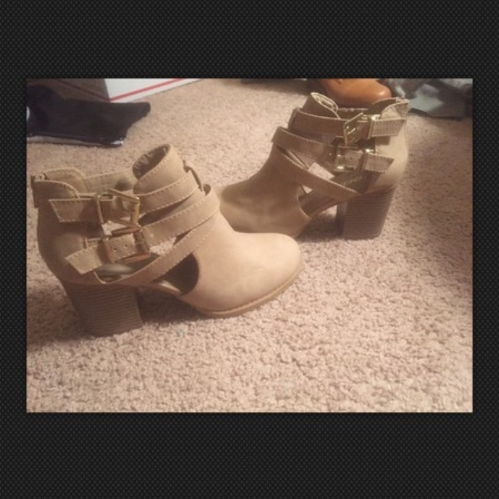 Women's Soda Ankle Boots Size 8