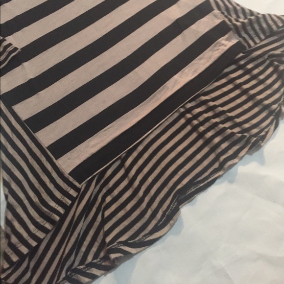 NY Collection, size S, tan/black high-low - Picture 2 of 3