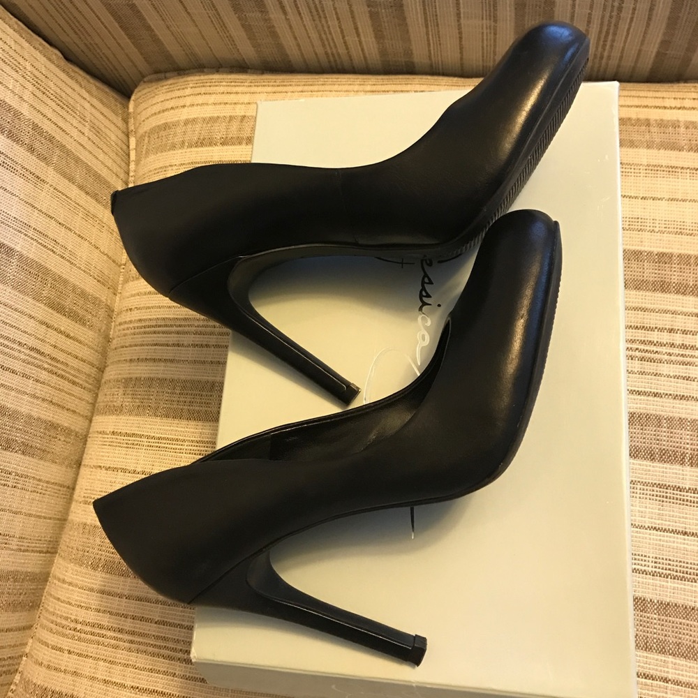 Never worn heels