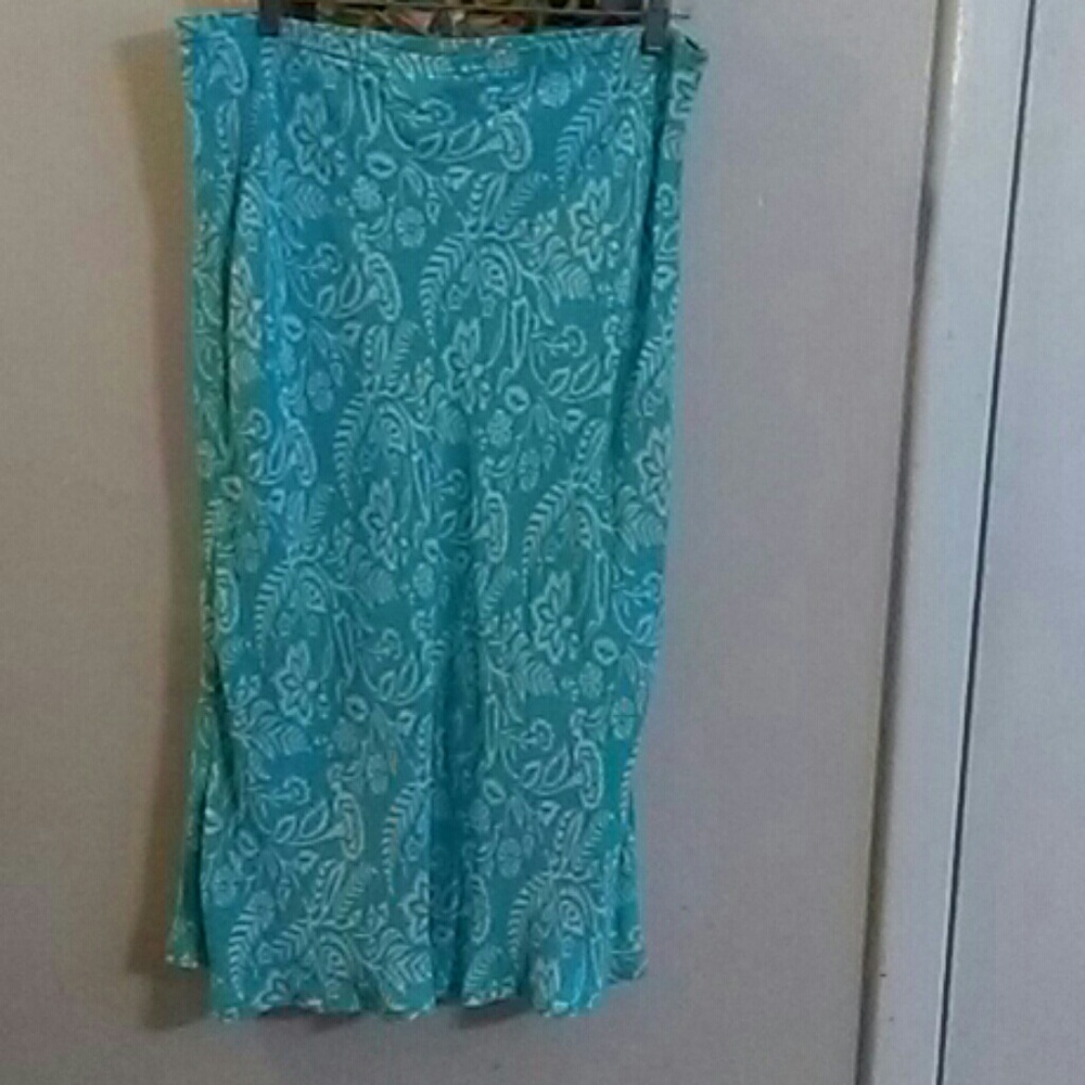 Closet Clean-Out: Boutique Europa Aqua Blue/White Skirt - Picture 4 of 8