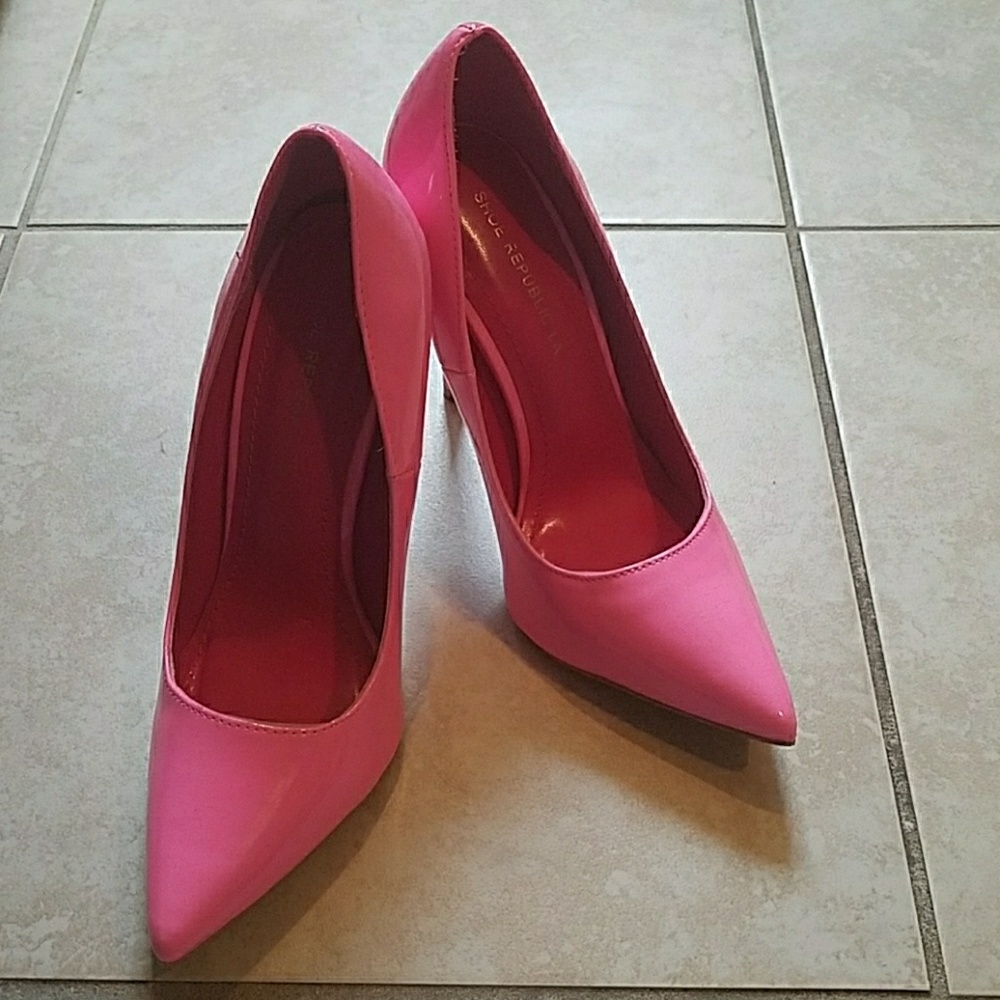 Hot pink pumps