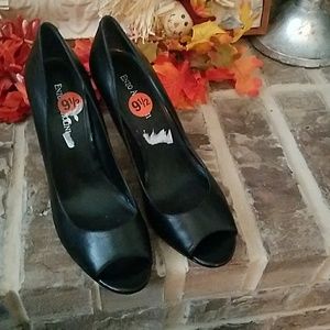 Enzo Angiolini peep toe pumps size 9.5N Enzo Angiolini peep toe pumps size 9.5N