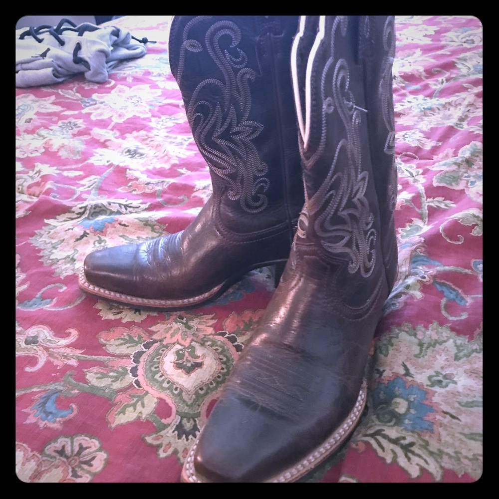 Ariat cowboy boots