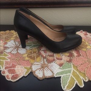 Naturalizer N5 comfort heels. Naturalizer N5 comfort heels.