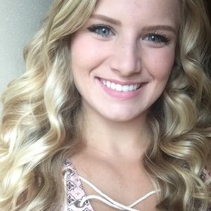 Meet your Posher, Isabella