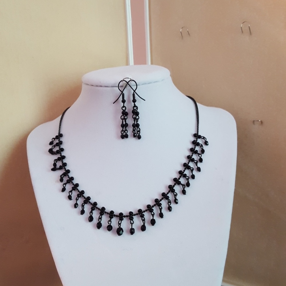 Beaded 16" adjustable necklace & earrings