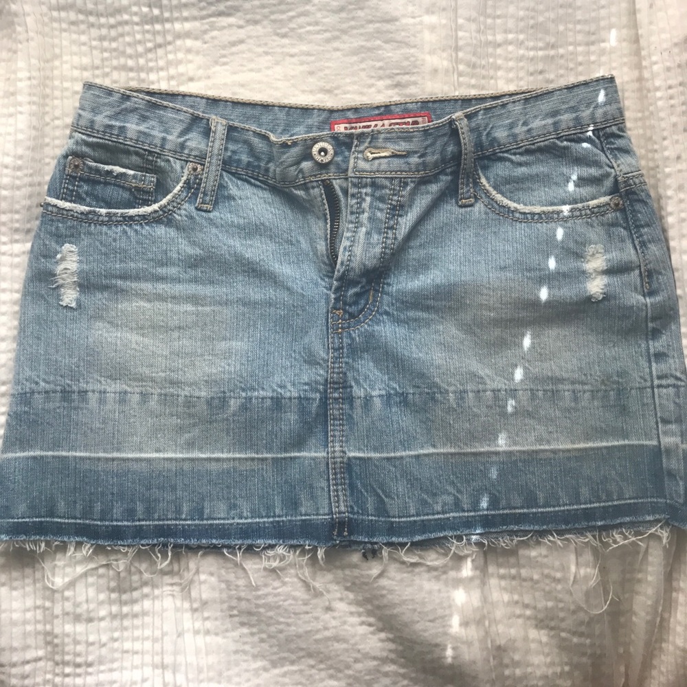 Throwback Vanilla Star denim skirt 🌟