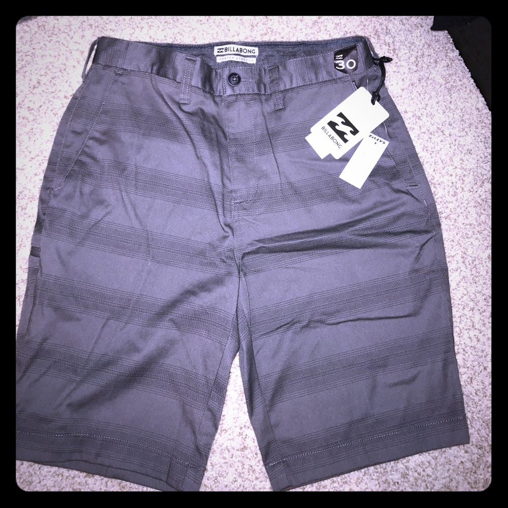NWT Men's Billabong stretch shorts size 30