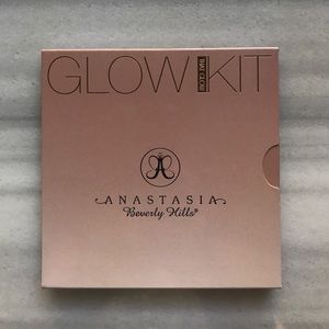 NEW: That Glow Anastasia Beverly Hills Glow Kit