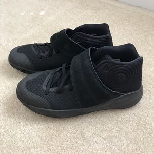 Kid's Nike Kyrie Irving shoes