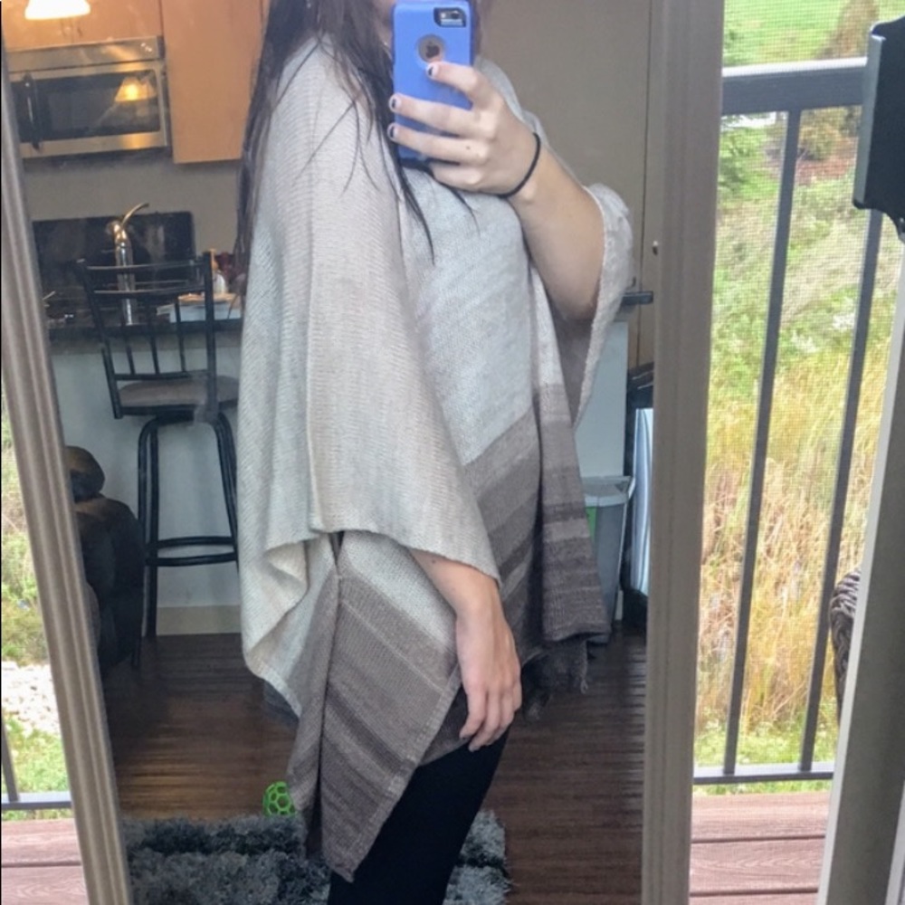 Fall sweater 🍂🍁 - Picture 4 of 6
