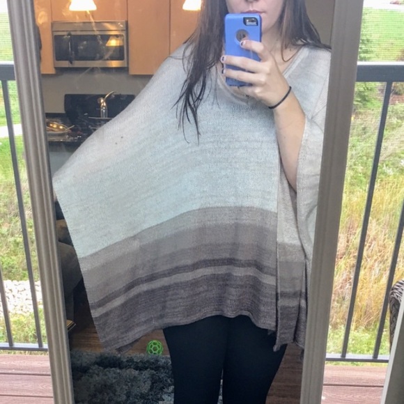 Fall sweater 🍂🍁 - Picture 3 of 6