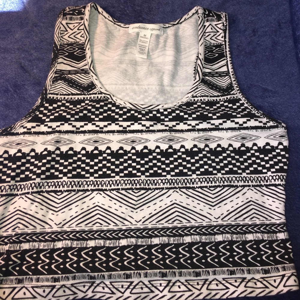 Tribal print Crop top - Picture 3 of 4