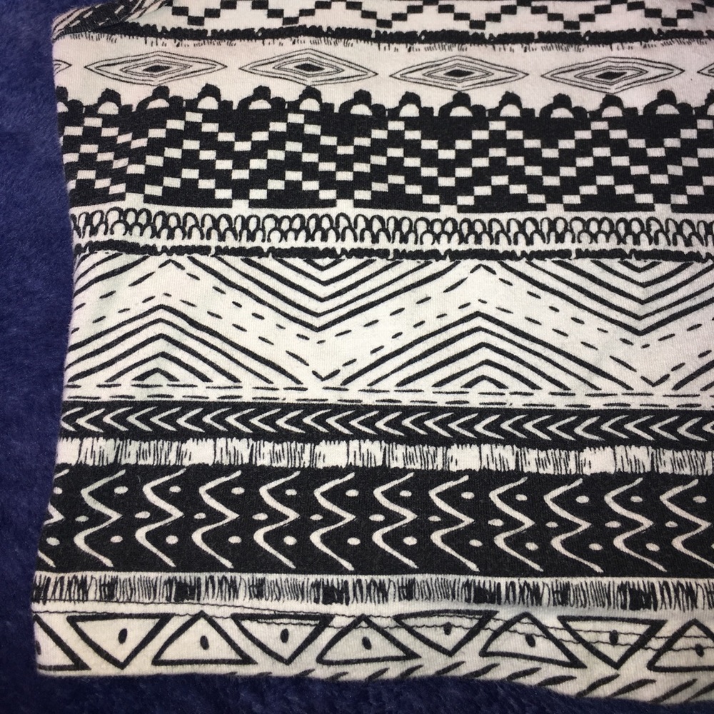 Tribal print Crop top - Picture 4 of 4