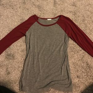 3 quartered sleeve baseball tee