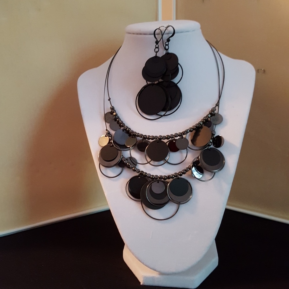 Black necklace and earrings - like new