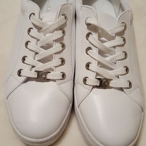 BRAND NEW Liz Claiborne White Shoes Size 8