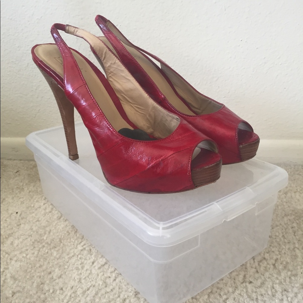 Pelle Moda Red pumps with shoe box