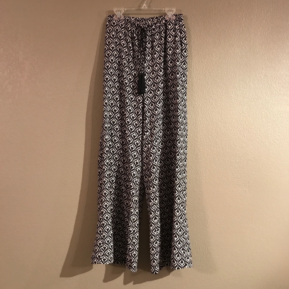 Flowy patterned pants