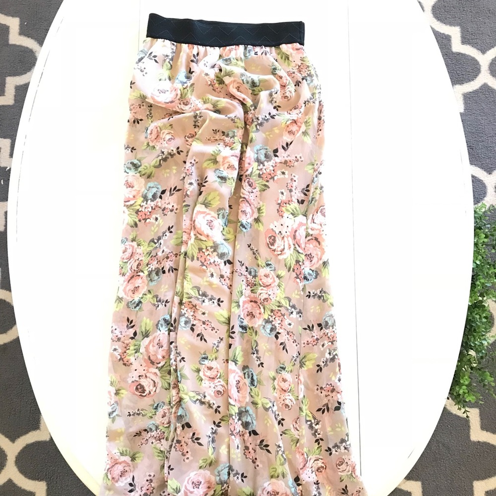 LuLaRoe Lucy Skirt