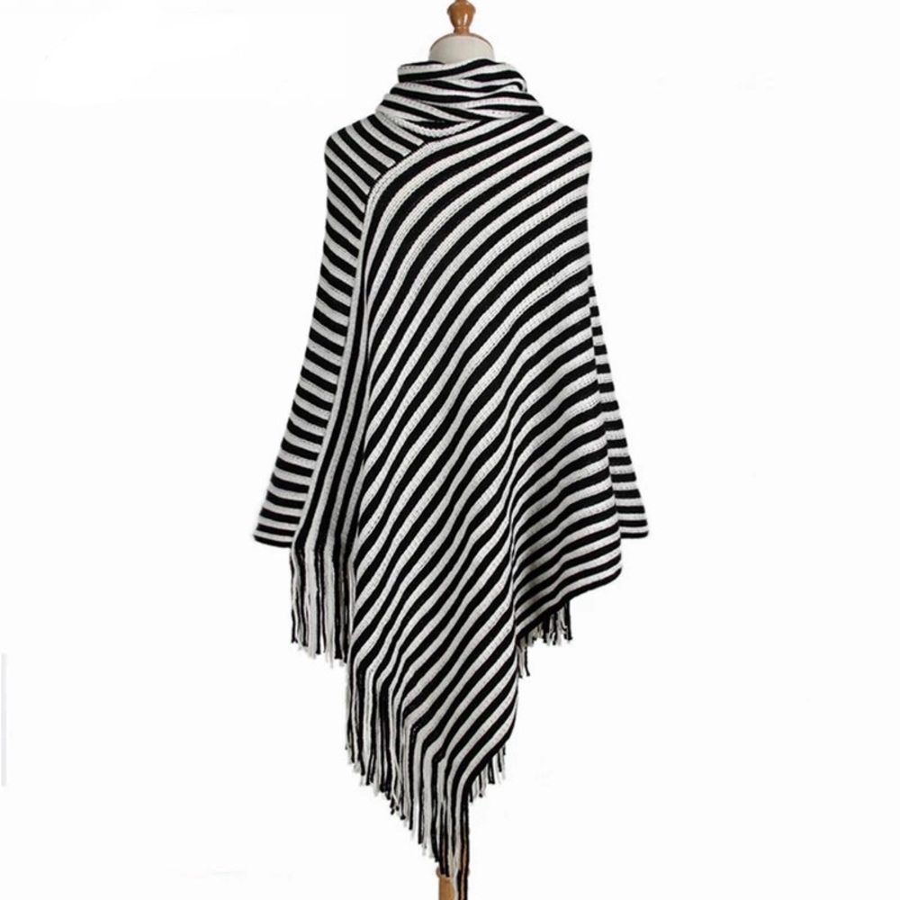 NWT soft, stylish turtleneck poncho with fringe - Picture 2 of 5