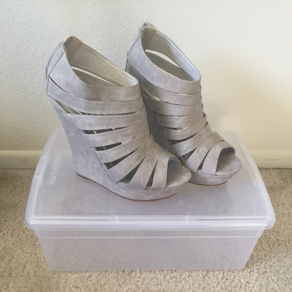 Bamboo grey boots  with shoe box