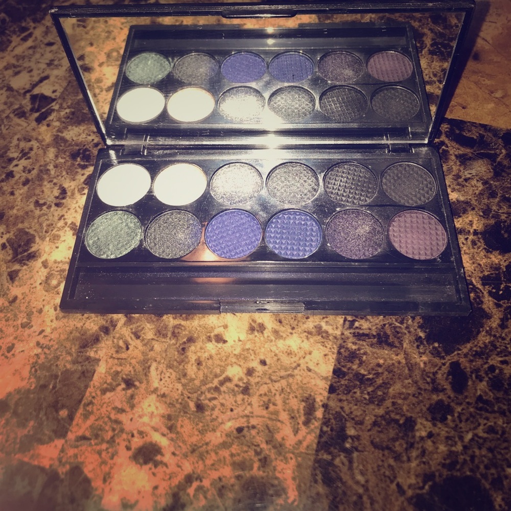 Sleek Makeup, highly pigmented eye shadow palette