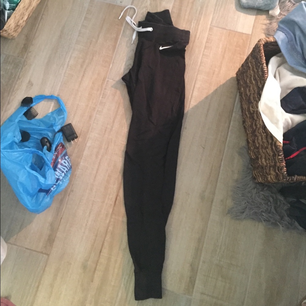 Nike sweatpants- tight