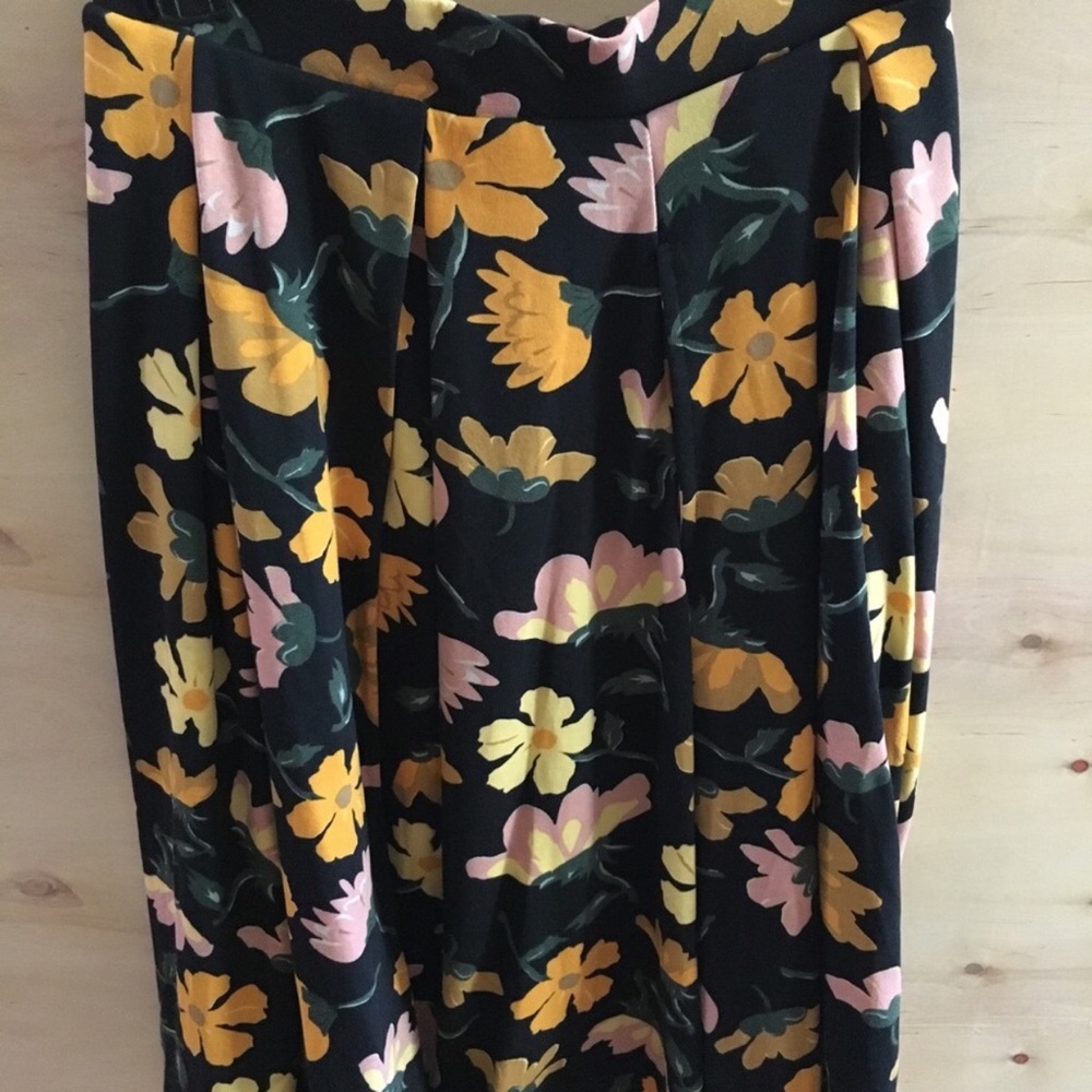 *SOLD*LuLaRoe XS Madison - NWOT