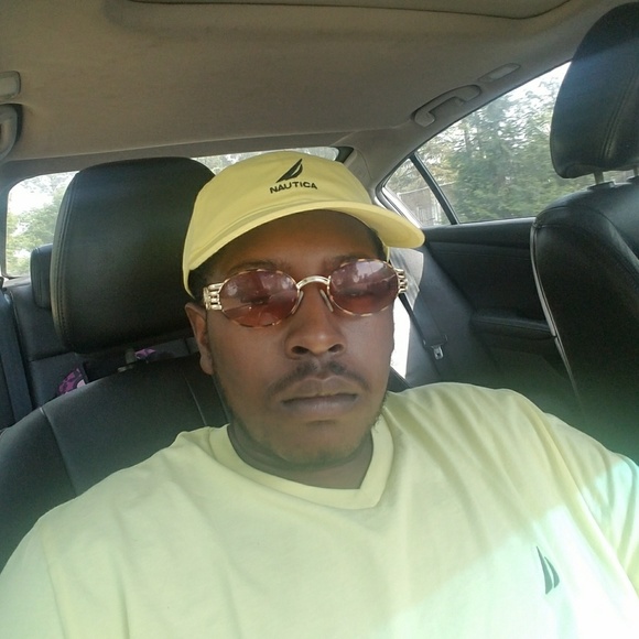 Meet your Posher, Kendrick - Picture 2 of 7