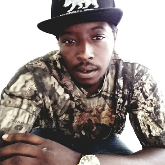 Meet your Posher, Kendrick - Picture 3 of 7