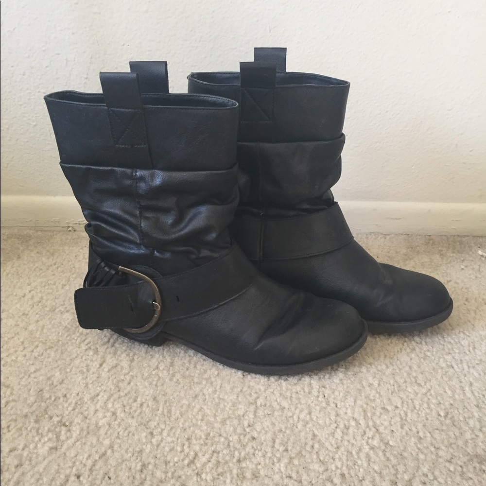 Black short boots