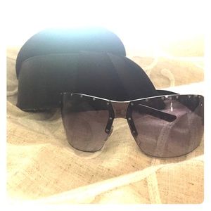 ✨Authentic GUCCI sunnies✨ ✨Authentic GUCCI sunnies✨
