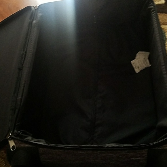 VS SUITCASE - Picture 3 of 8