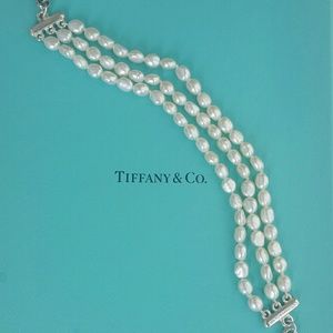 **SALE** Tiffany & co pearl bracelet