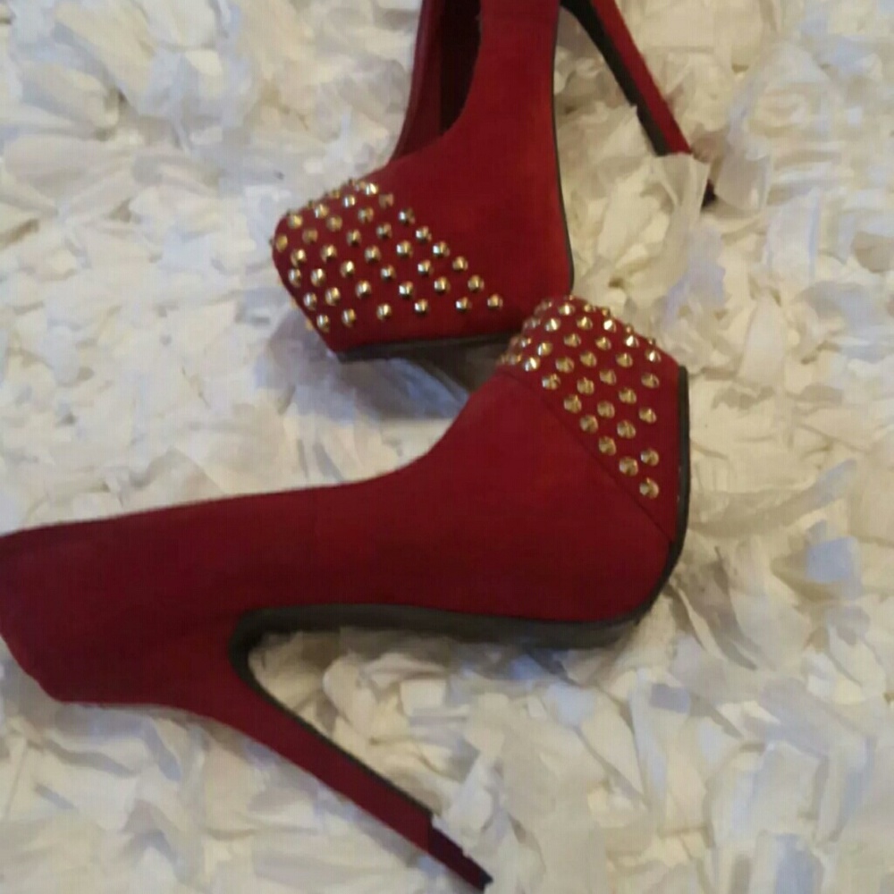 the perfect Christmas heels
