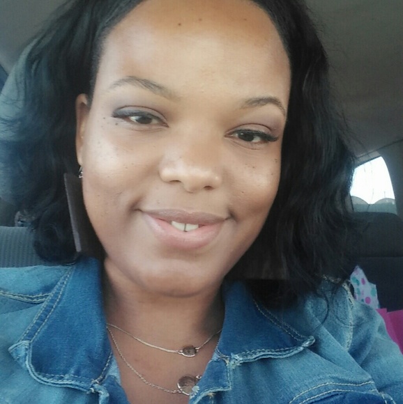 Meet your Posher, Natalia - Picture 2 of 2