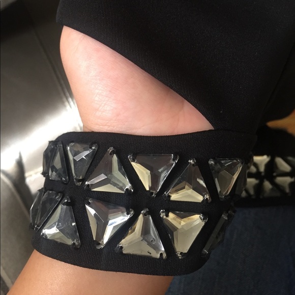 Embellished crop top! - Picture 4 of 4