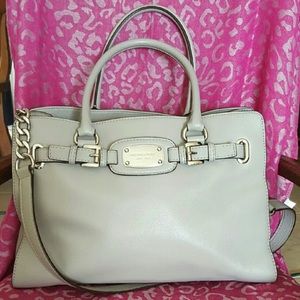 Michael Kors Handbag | Light Grey Michael Kors Handbag | Light Grey