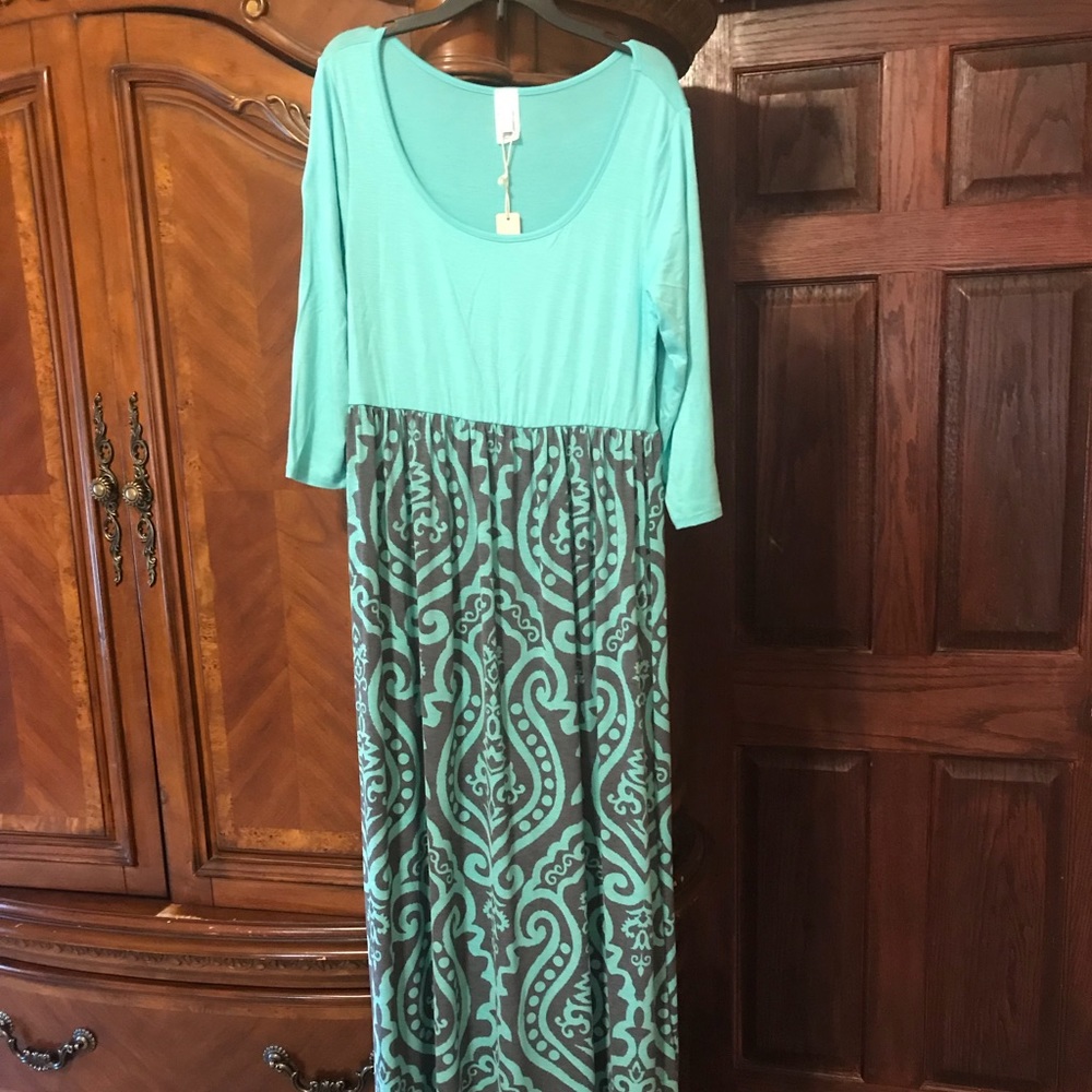maxi maternity dress