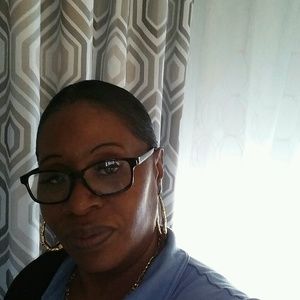 Meet your Posher, Joyce